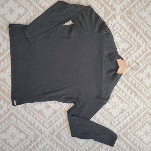 Long sleeves turtle neck shirt